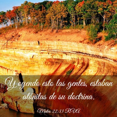 Picture 03 - Mateo 22:33 RVA - Y oyendo esto las gentes, estaban atónitas de su - Bible Verse Picture